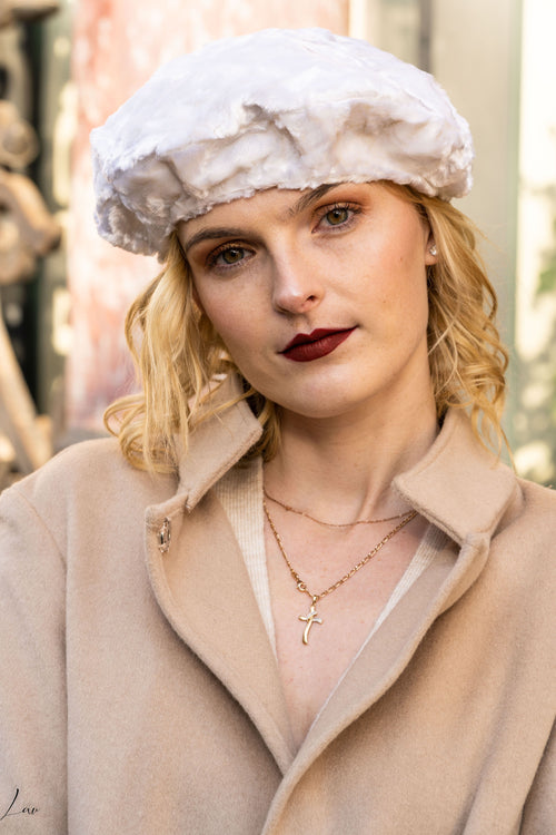 Béret Amandine en fausse fourrure blanche