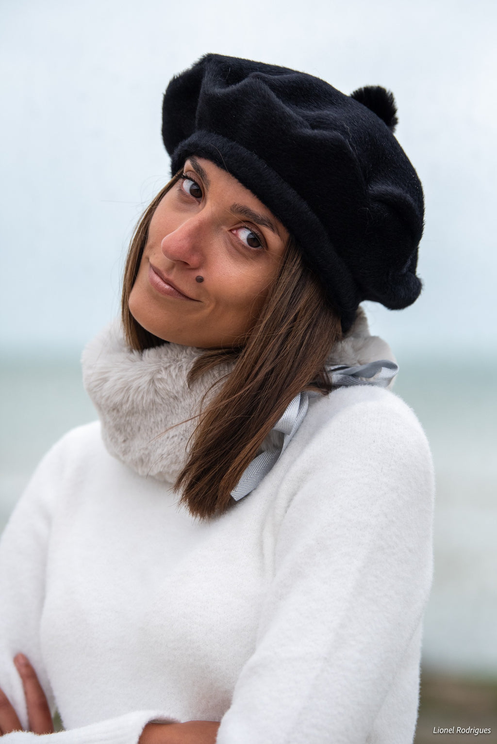 Béret Catherine en fausse fourrure noir