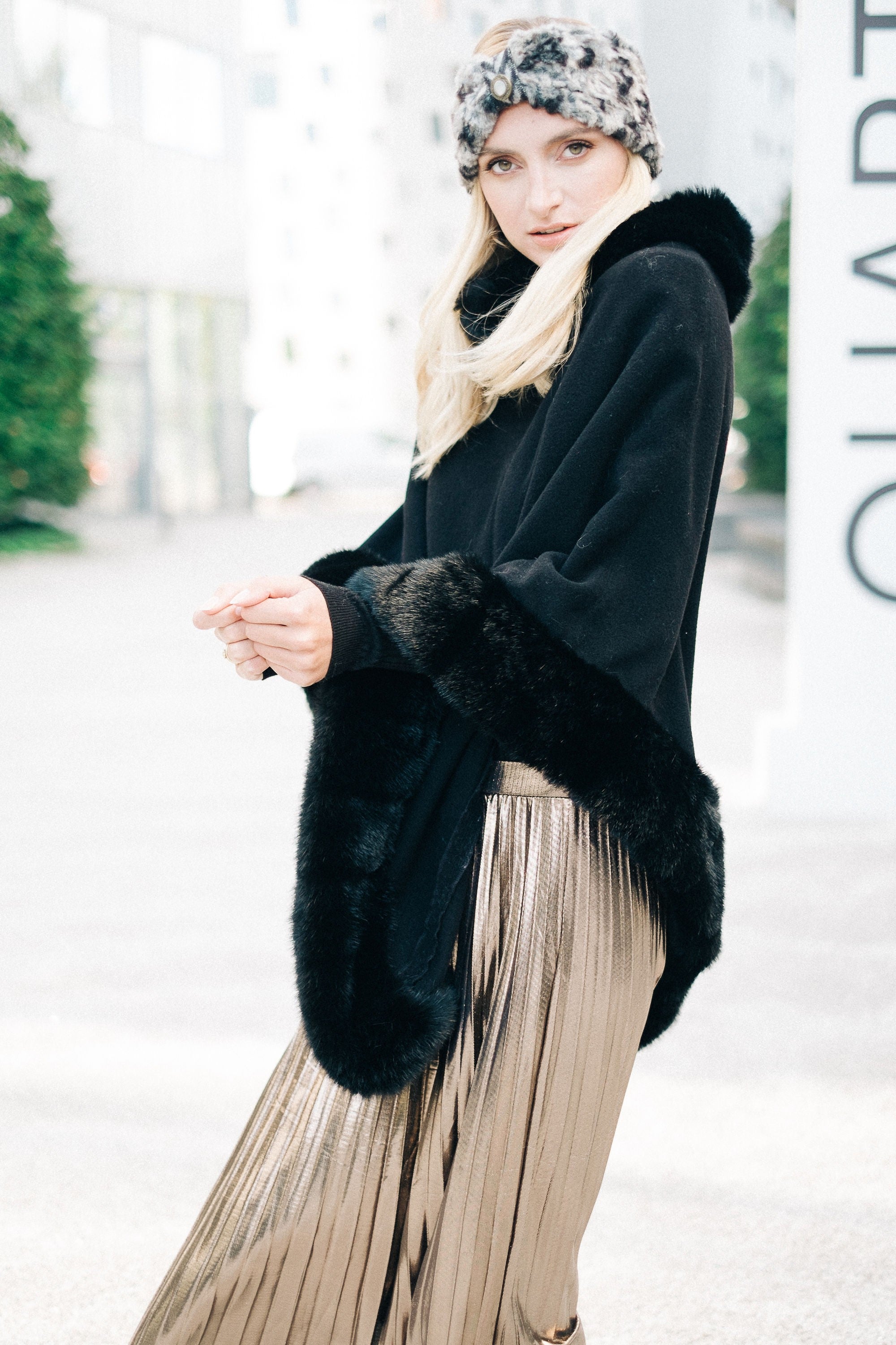 Poncho Isabelle en fausse fourrure de luxe