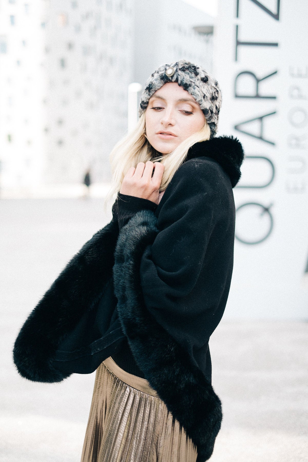 Poncho Isabelle en fausse fourrure de luxe