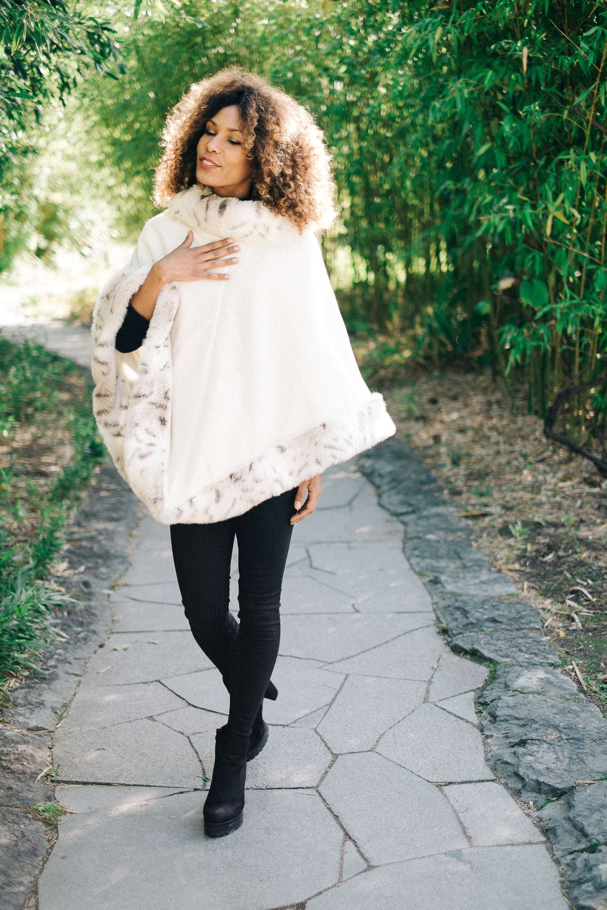 Poncho Katja en fausse fourrure de haute qualité