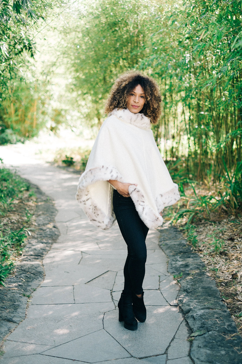 Poncho Katja en fausse fourrure de haute qualité