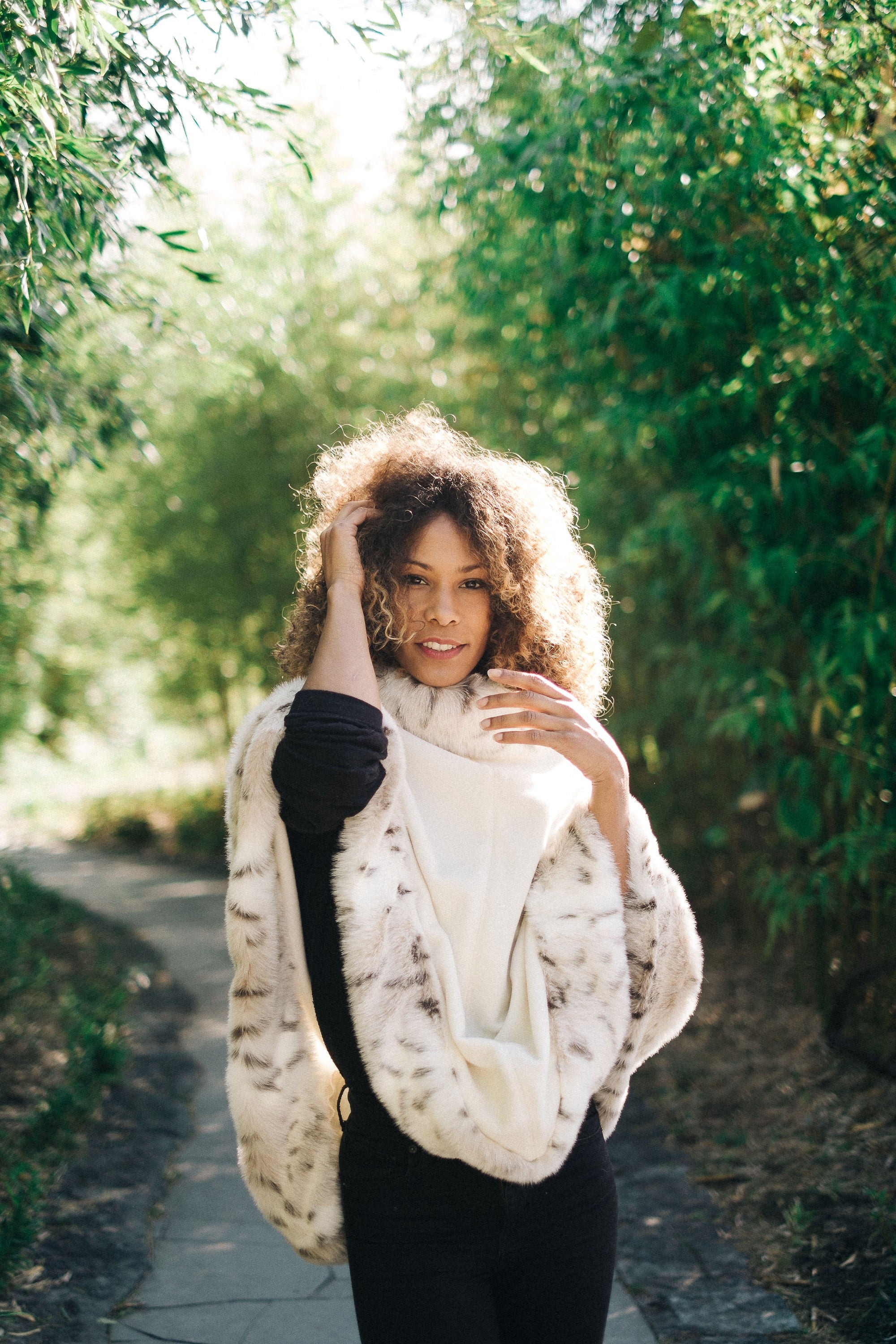 Poncho Katja en fausse fourrure de haute qualité