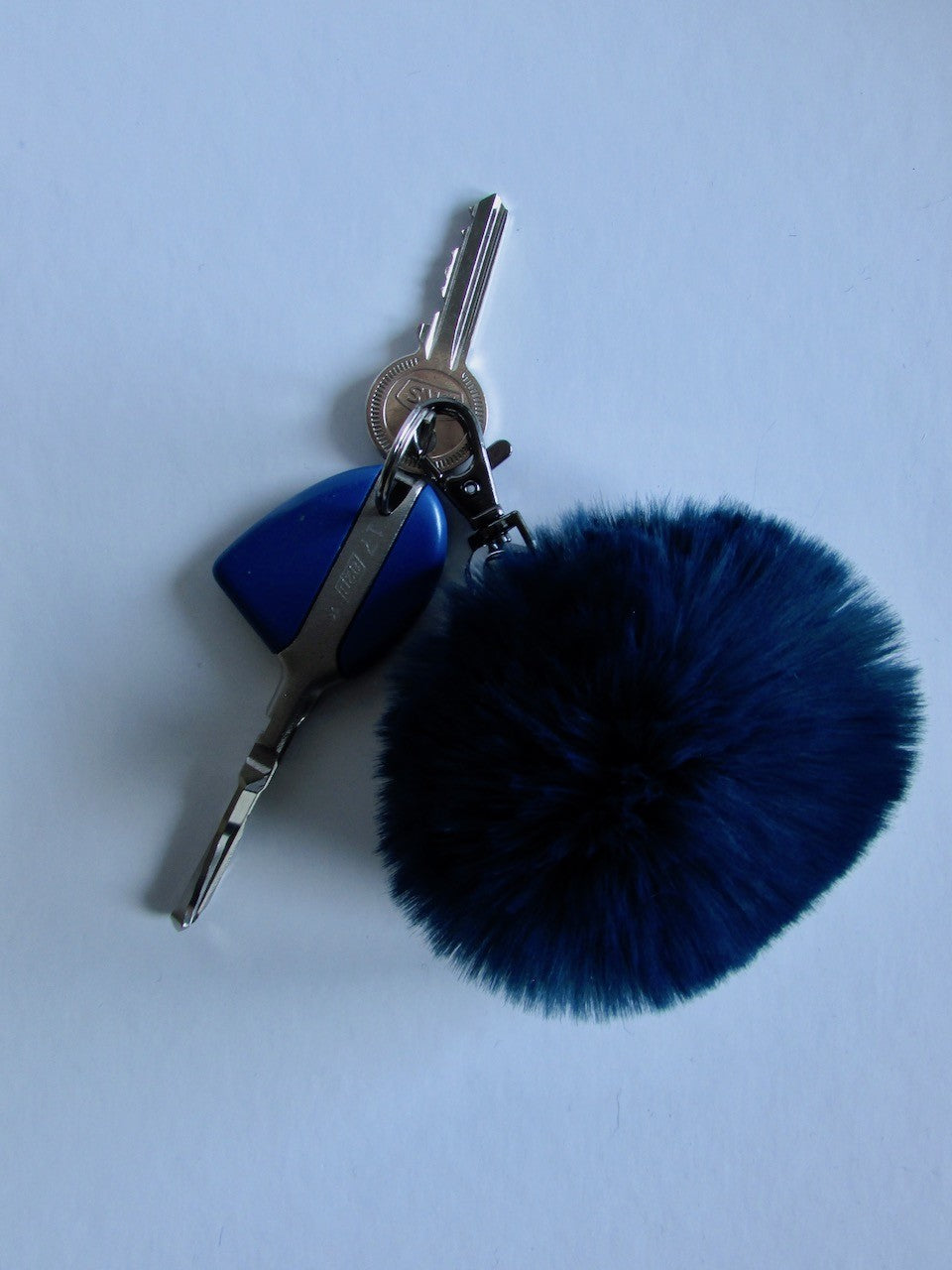 Porte-clé pompon Adeline en fausse fourrure de haute qualité