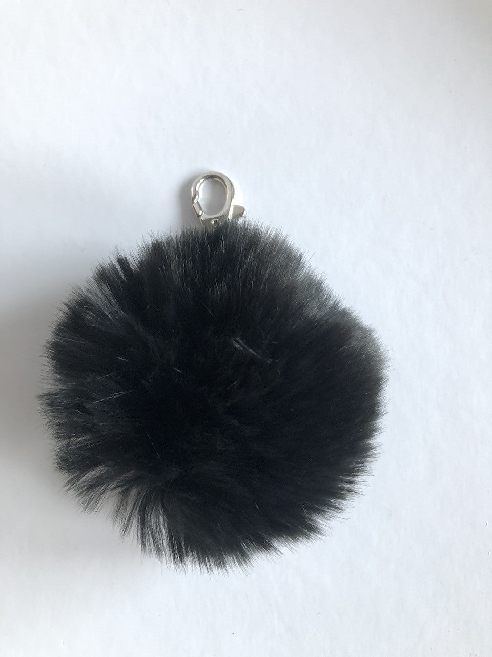 Porte-clé pompon Angèle en fausse fourrure de haute qualité