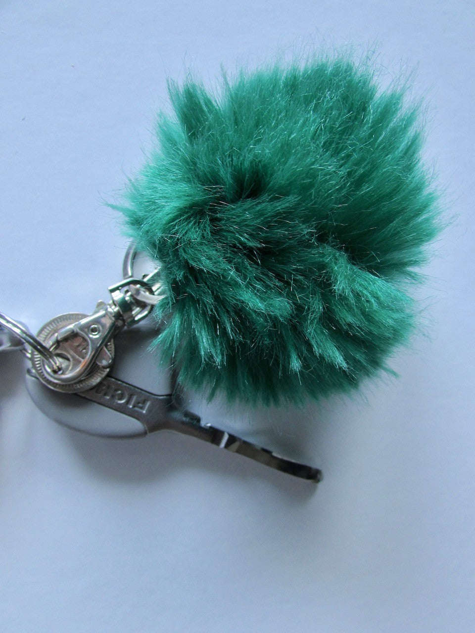 Porte-clé pompon Carole en fausse fourrure de haute qualité