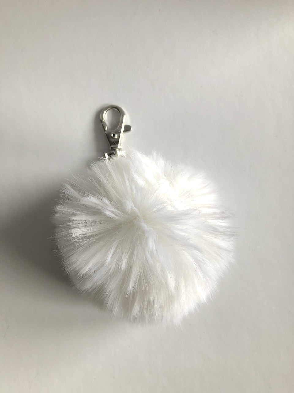 Porte-clé pompon Lola en fausse fourrure très douce