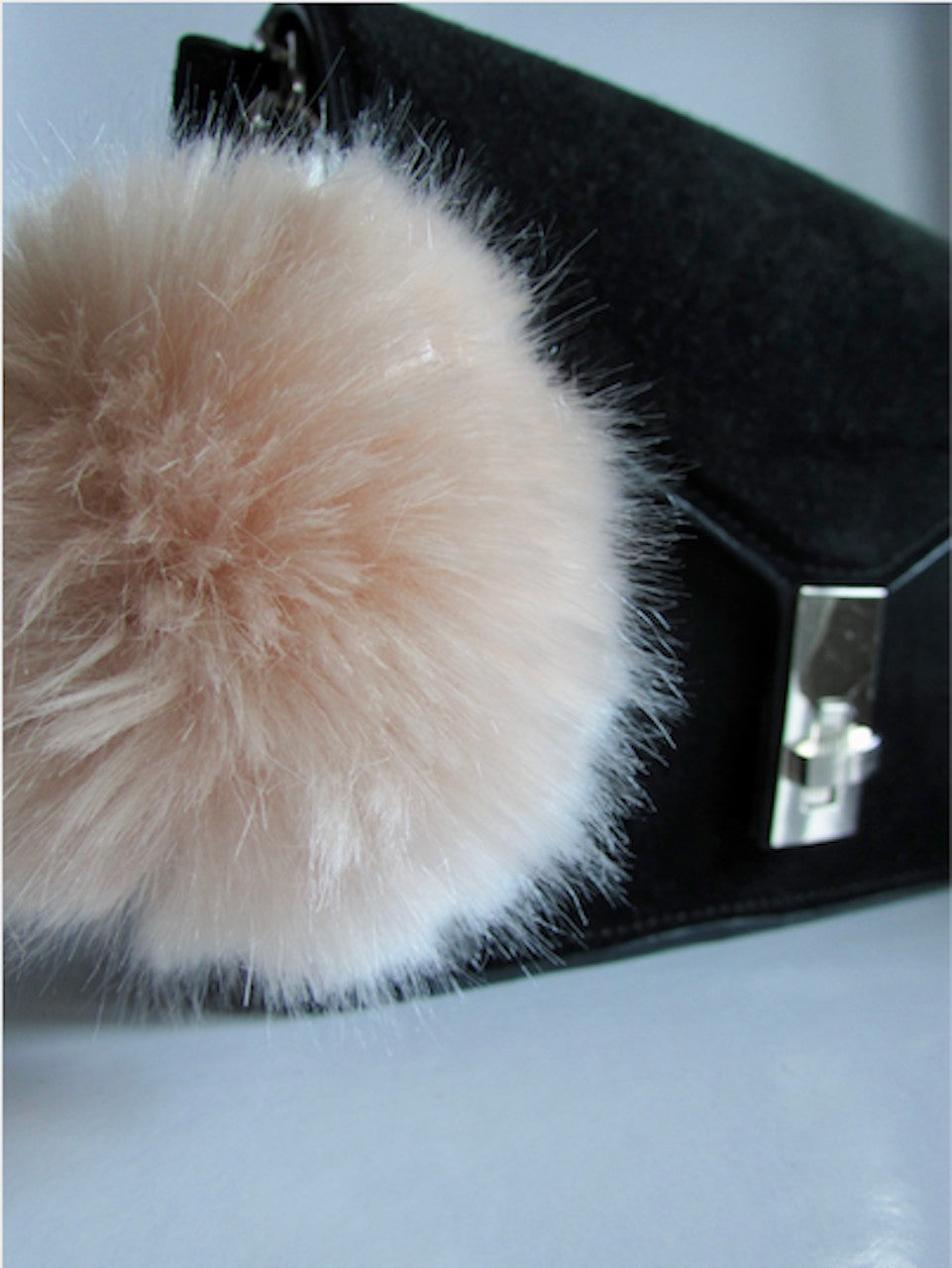 Porte clé pompon Paula en fausse fourrure très douce